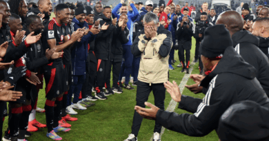 Jose Riveiro o Tlogela Orlando Pirates, Relebohile Mofokeng o a lla! 