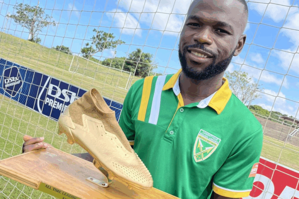 A Kaizer Chiefs e swanetše go saena Knox Mutizwa?
