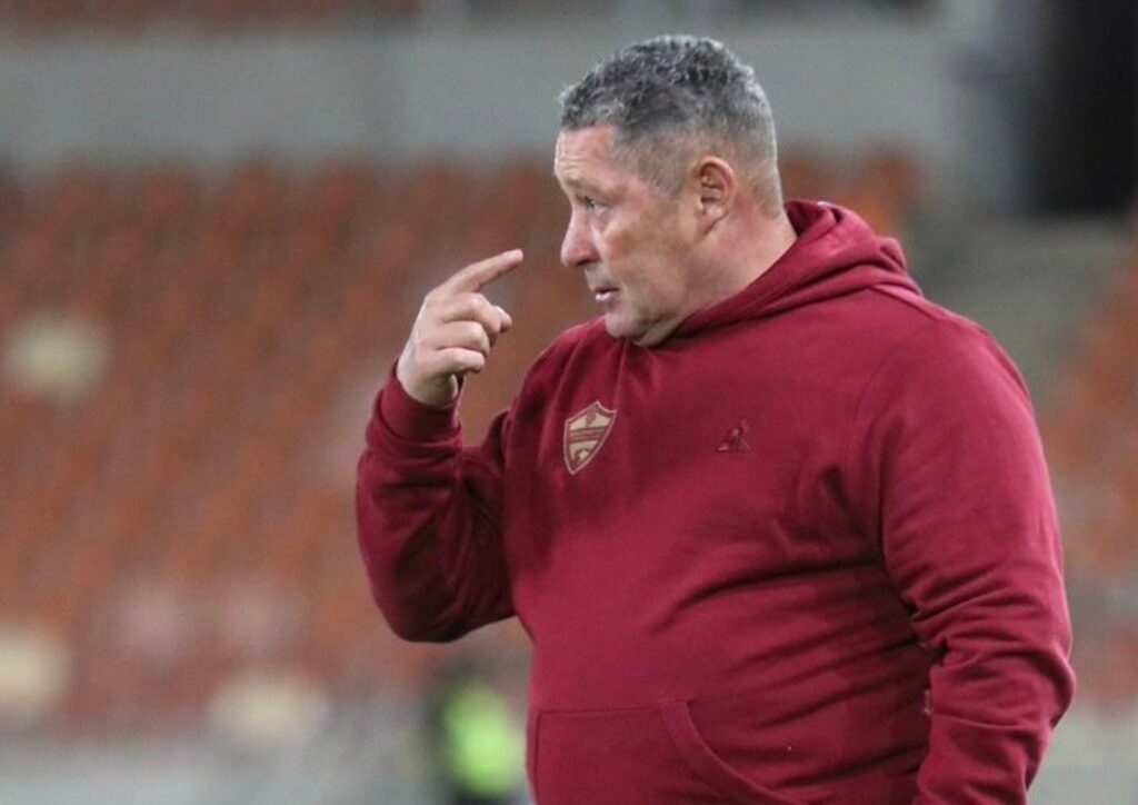 Gavin Hunt o thega Steve Barker bakeng sa mohlahli wa sehla