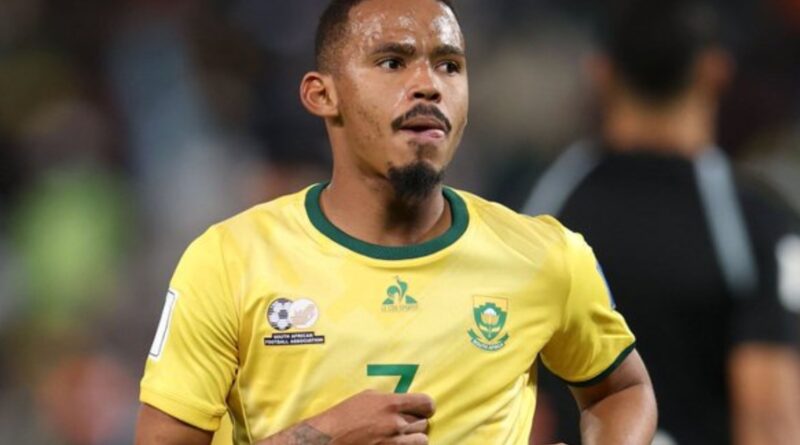 Sehlopha sa Pirates se phamola Appollis go Kaizer Chiefs