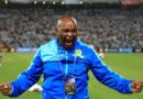 Auseb: Chiefs a swanetše go tšeya Mosimane